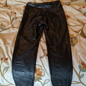 Athletes faux leather leggings M